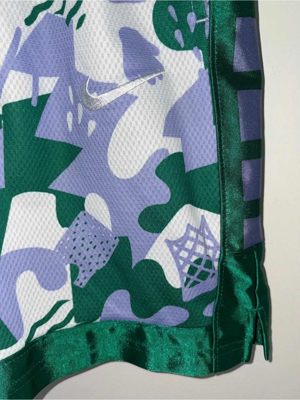 NWOT Nike Dri-fit basketball theme shorts youth L